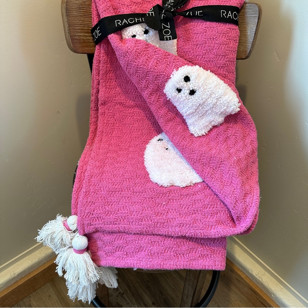 NEW Pink Ghost Throw Blanket 50” x 60” - Picture 3 of 8